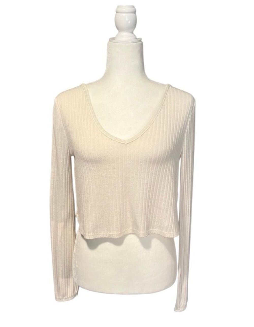 Kimchi Blue cream long sleeve ribbed v-neck cropped shirt with open tie back - S